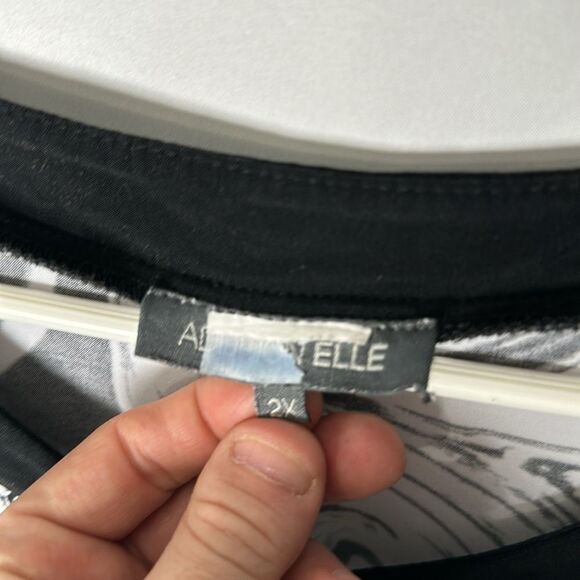 Women’s Addition Elle tops 2X - Picture 3 of 4